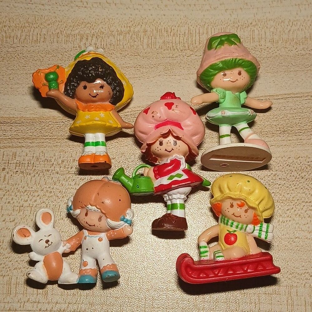Strawberry Shortcake Vintage 80s PVC Figure LOT 1982